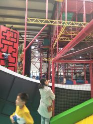 -趣玩空间蹦床乐园(临平旗舰店)