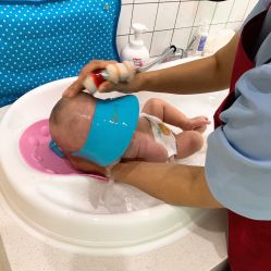 -Pony Baby宝尼婴幼儿游泳SPA馆