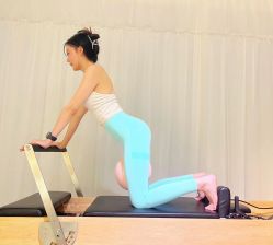 -闺蜜瑜伽·普拉提女性塑形馆