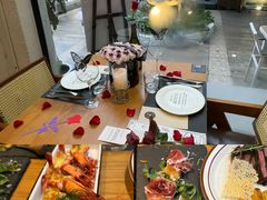 -Mark&Mars Restaurant