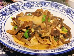 -富正毅三下锅·湘西韵味(天门山索道店)
