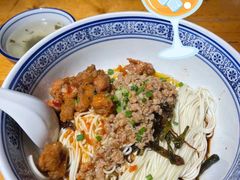 辣肉面-沪西老弄堂面馆(定西路店)