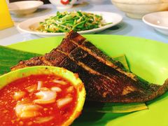 -明记烧鱼美味店