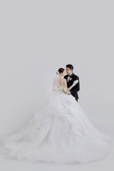 -喜爱高定婚纱摄影