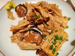 菌菇焖腐竹-北平楼·烤鸭·北京菜(牡丹园店)