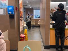 -麦当劳(轻轨曹杨路店)
