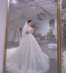 -艾米丽婚纱礼服