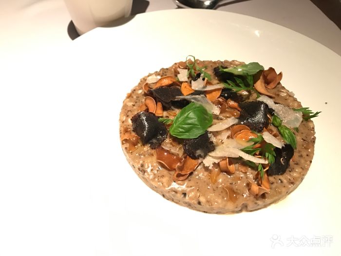 tavola italian dining黑松露烩饭图片 - 第1张