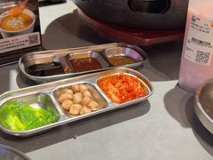 -围炉肉舍•炭烤活鳗•丹东海鲜烤肉(步行街店)