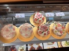 -花花卷卷·鲜食蛋糕(静安久光百货店)