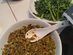 -阿瓦山寨·湘菜现炒·剁椒鱼头王(咸阳总店)