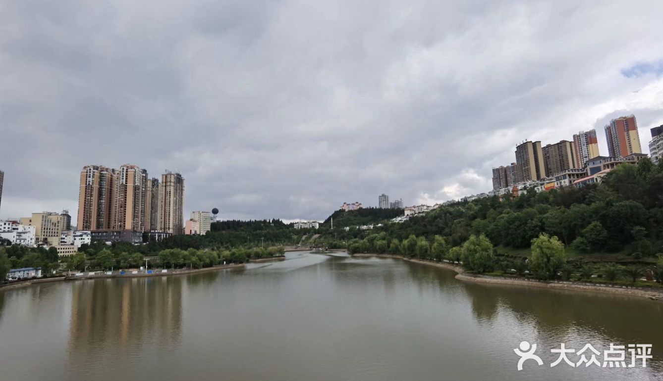 盤州東湖公園和西鋪河溼地公園