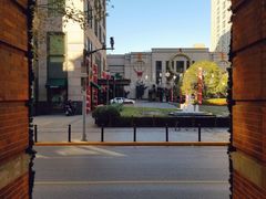 -潮一不贰·法式甜品·生日蛋糕·西式简餐(外滩店)