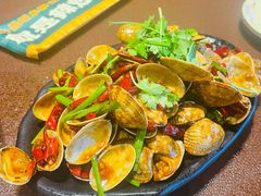 -曼听小寨海鲜烧烤·大连辣炒大王(盖州街店)