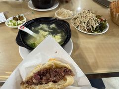 -闫家驴肉老店(华电一校店)