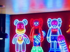 -虾弄弄海派小龙虾·牛羊蝎子火锅