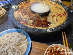 -重庆洪崖洞老火锅(音乐广场店)