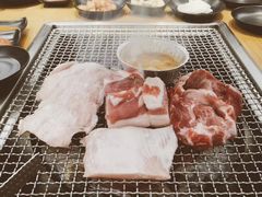 -肉甲韩国木炭烤肉(新壹街1店)