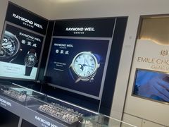 -亨吉利世界名表中心(砂之船奥莱店)