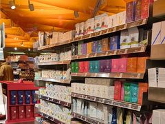 -文艺复兴百货(米兰大教堂广场店)