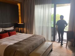 -上海滴水湖皇冠假日酒店