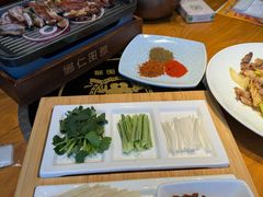 -娜仁图雅蒙古美食村(33小镇店)