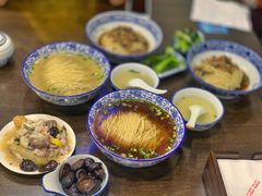 红汤面底-裕兴记•蟹黄面馆(人民广场店)