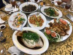 餐具摆放-爱华大酒楼