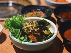 拌菜色拉-炼火烤肉店
