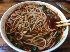 -珀玉莲花白米线店