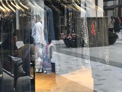 -GIVENCHY(比斯特苏州购物村店)