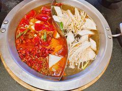 -沸炉重庆老火锅(军事博物馆店)