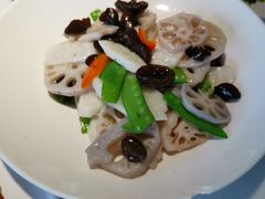 -荷塘秋月·本帮江浙菜(国权路店)