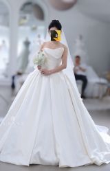 -艾米丽婚纱礼服