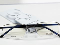 -潘多拉眼镜·蔡司依视路明月(潘家园店)