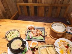 -老滇山寨•云南特色菜•地方菜•民族风情歌舞表演(金碧店)