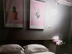 -卡罗酒店(东门晒布地铁站店)