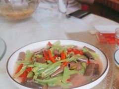 -鸿运美食府