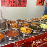 金桥这条美食街又开了一家螺蛳粉店！