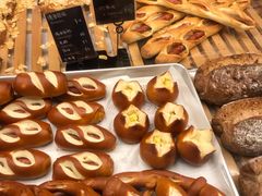 -Dough&Joe团憩(瑞虹天地月亮湾店)