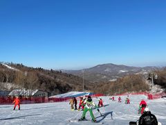 -亚布力新体委滑雪场