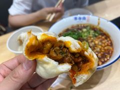 -李与白包子铺(桐梓林店)