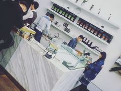 -UNI UNI(环亚凯瑟琳店)