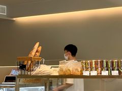面包甜点陈列柜-吉森Bakery(教育路店)
