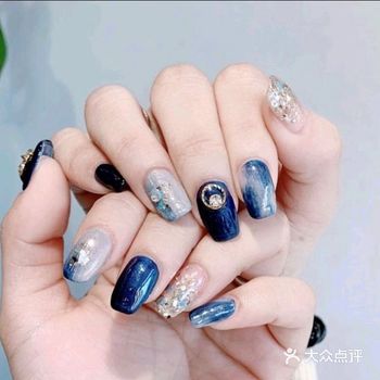 星空美甲，希望像星星一样耀眼的你，也有天空的守护