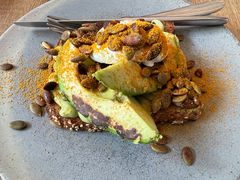 牛油果吐司配水波蛋-BOR Eatery(安福路店)