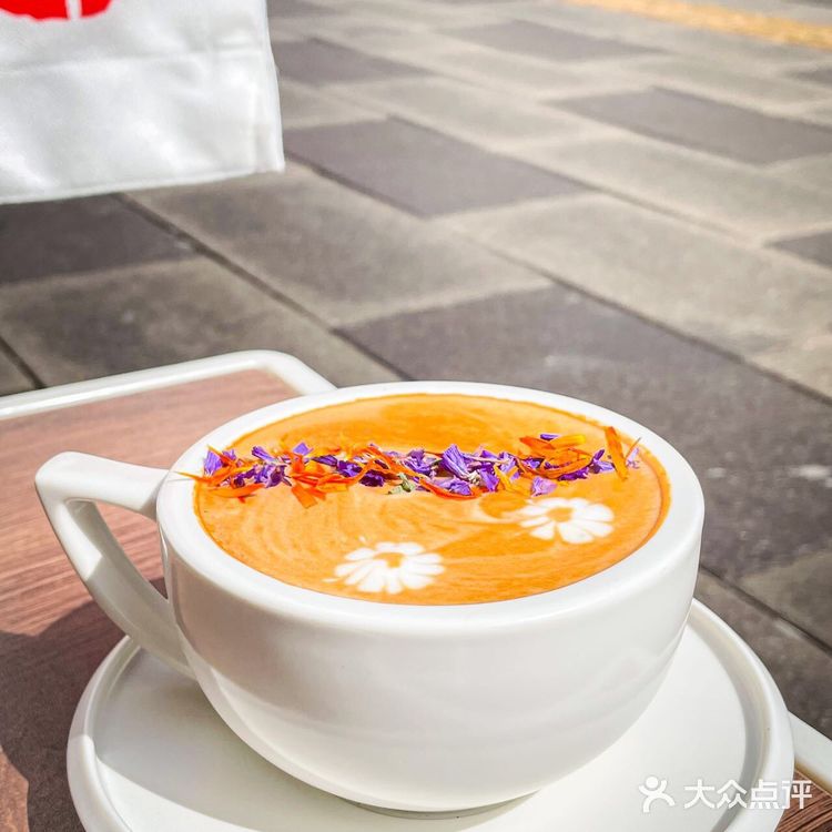 什么咖啡店路过的人都忍不住看两眼‼️