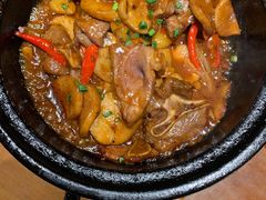-阿瓦山寨·湘菜现炒·剁椒鱼头王(咸阳总店)