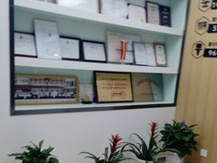 -雅悦齿科(顾村公园店)