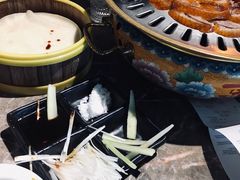 -三人行骨头王火锅(长寿店)